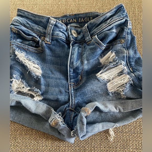 American Eagle Hi-Rise Shortie Next Level Stretch Sz 0 Distressed & Ripped - Picture 2 of 8